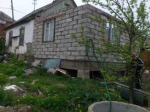 Жители приморской Находки нашли на побережье мертвого кита